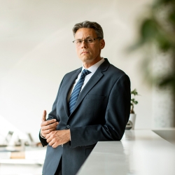 Christopher Davis - Litigation Partner