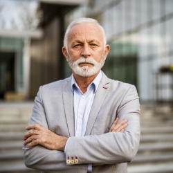 Jonathan Crown - Associate Partner at Crownstone Lawfirm